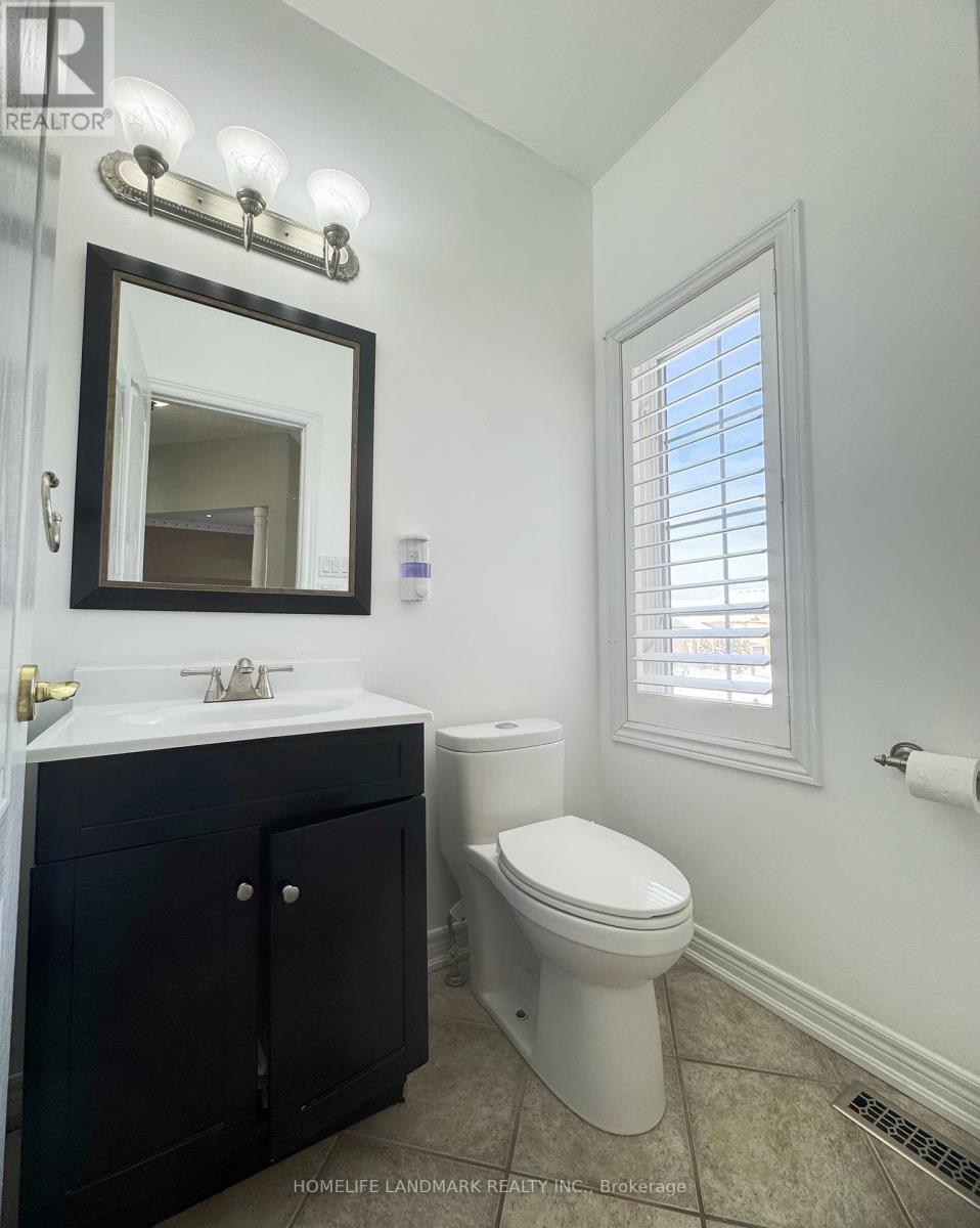 10 Highland Terrace, Bradford West Gwillimbury (Bradford), Ontario  L3Z 3E8 - Photo 8 - N12708412