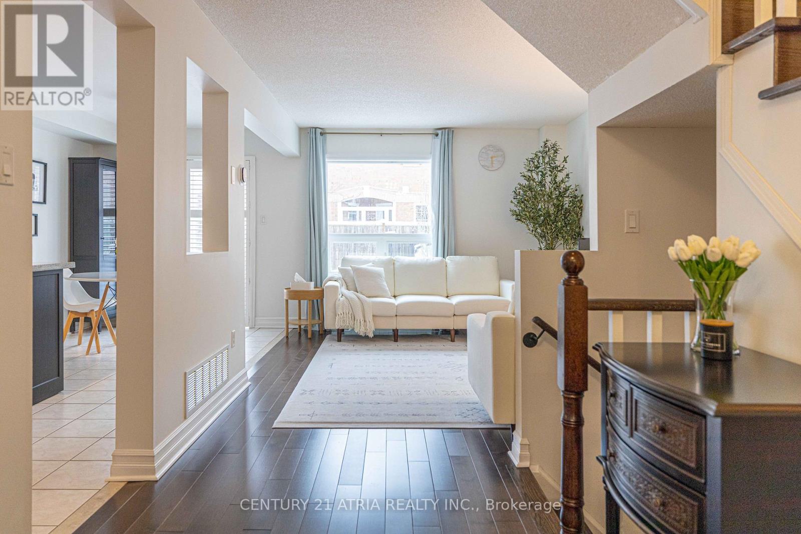 56 Royal Chapin Crescent, Richmond Hill, Ontario  L4S 2A7 - Photo 3 - N12708430