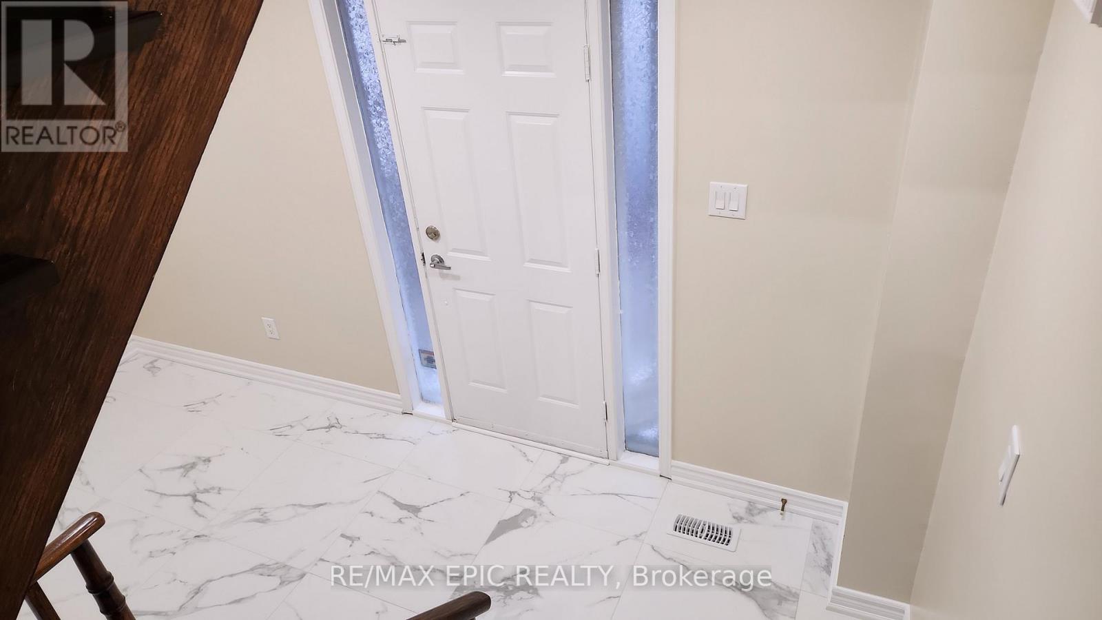 59 Portofino Court, Vaughan, Ontario  L4J 5P2 - Photo 2 - N12708438