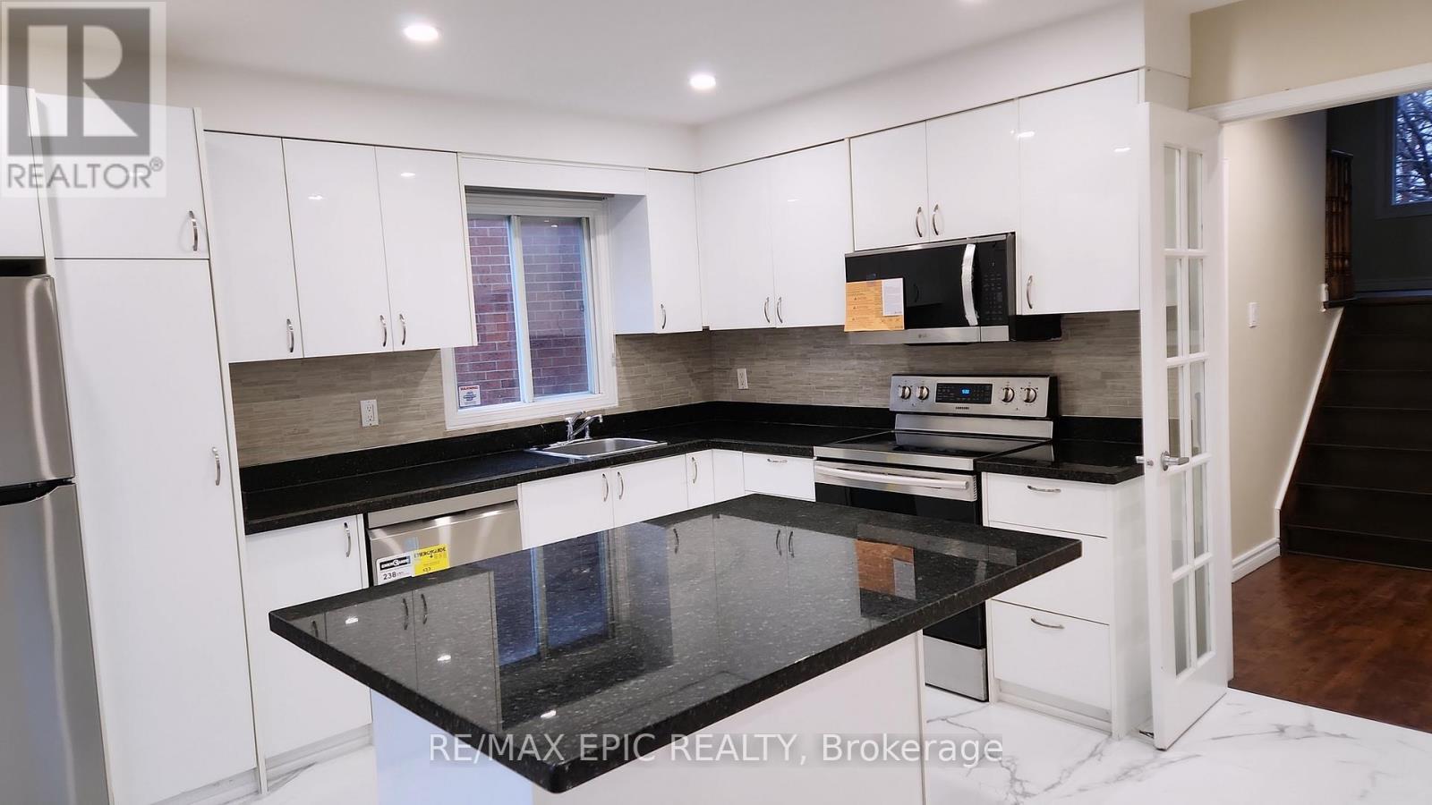 59 Portofino Court, Vaughan, Ontario  L4J 5P2 - Photo 7 - N12708438