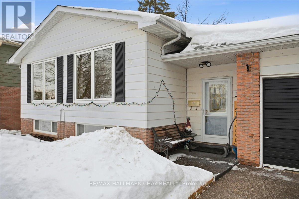 32 Cynthia Court, Barrie (Wellington), Ontario  L4M 2X4 - Photo 2 - S12708216