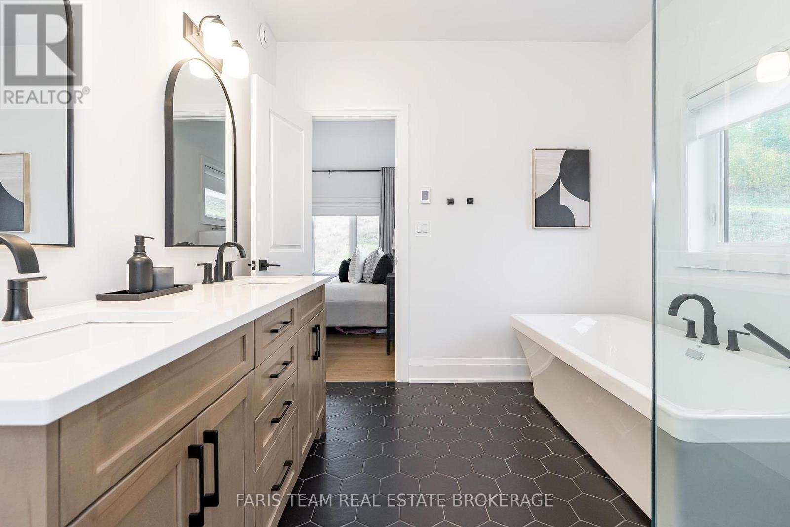 17 Clydesdale Court, Oro-Medonte, Ontario  L0K 1E0 - Photo 24 - S12708264