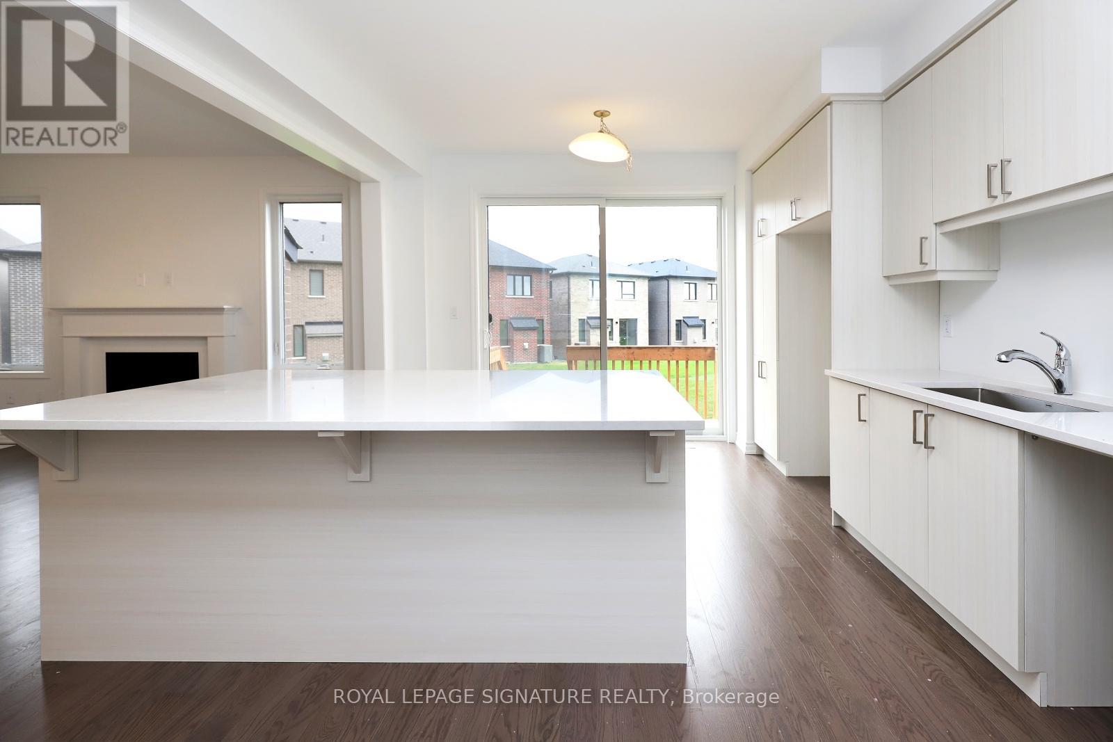 88 Mcbride Trail, Barrie, Ontario  L9J 0Y9 - Photo 13 - S12708276