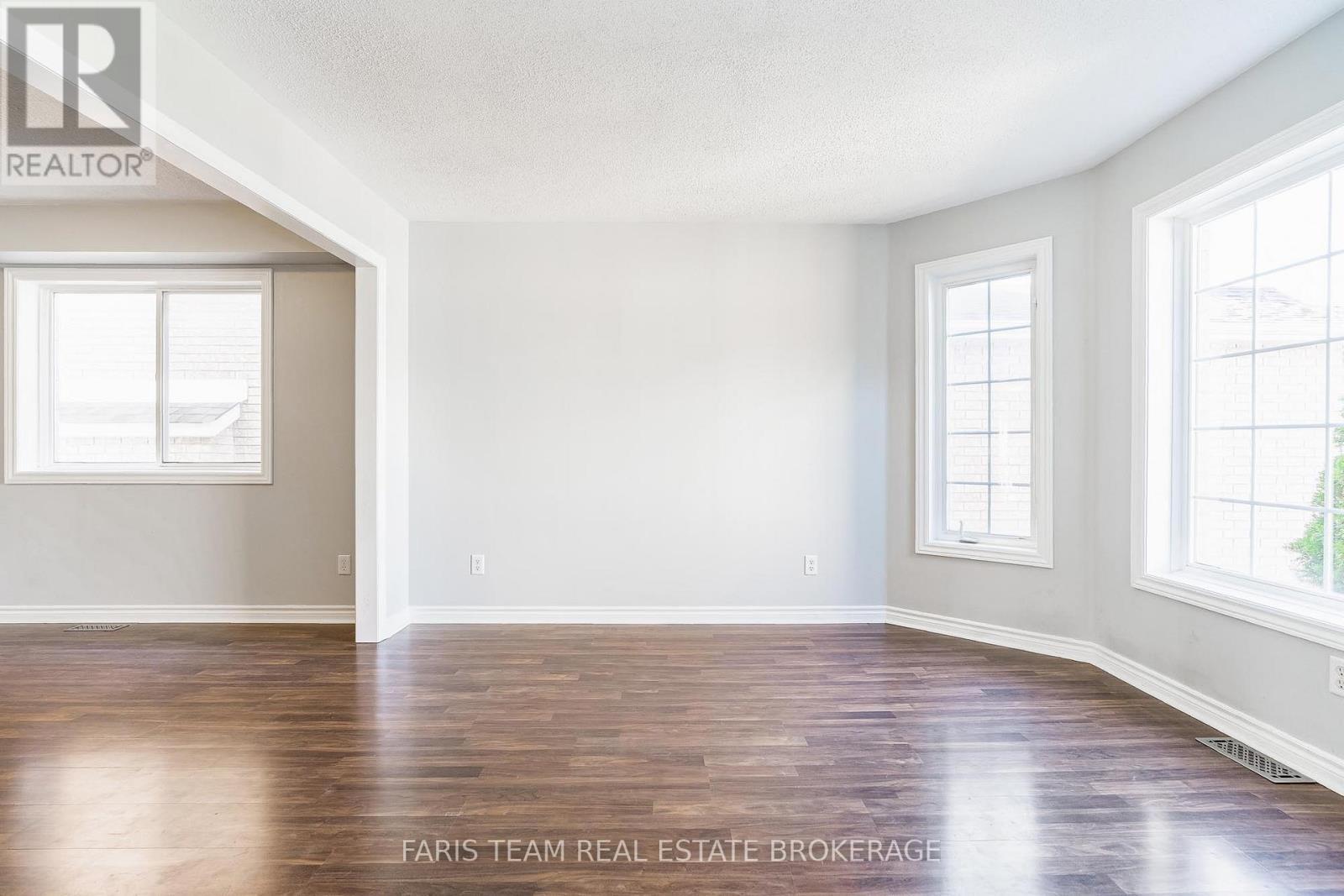 63 Jagges Drive, Barrie (Edgehill Drive), Ontario  L4N 0W8 - Photo 17 - S12708388