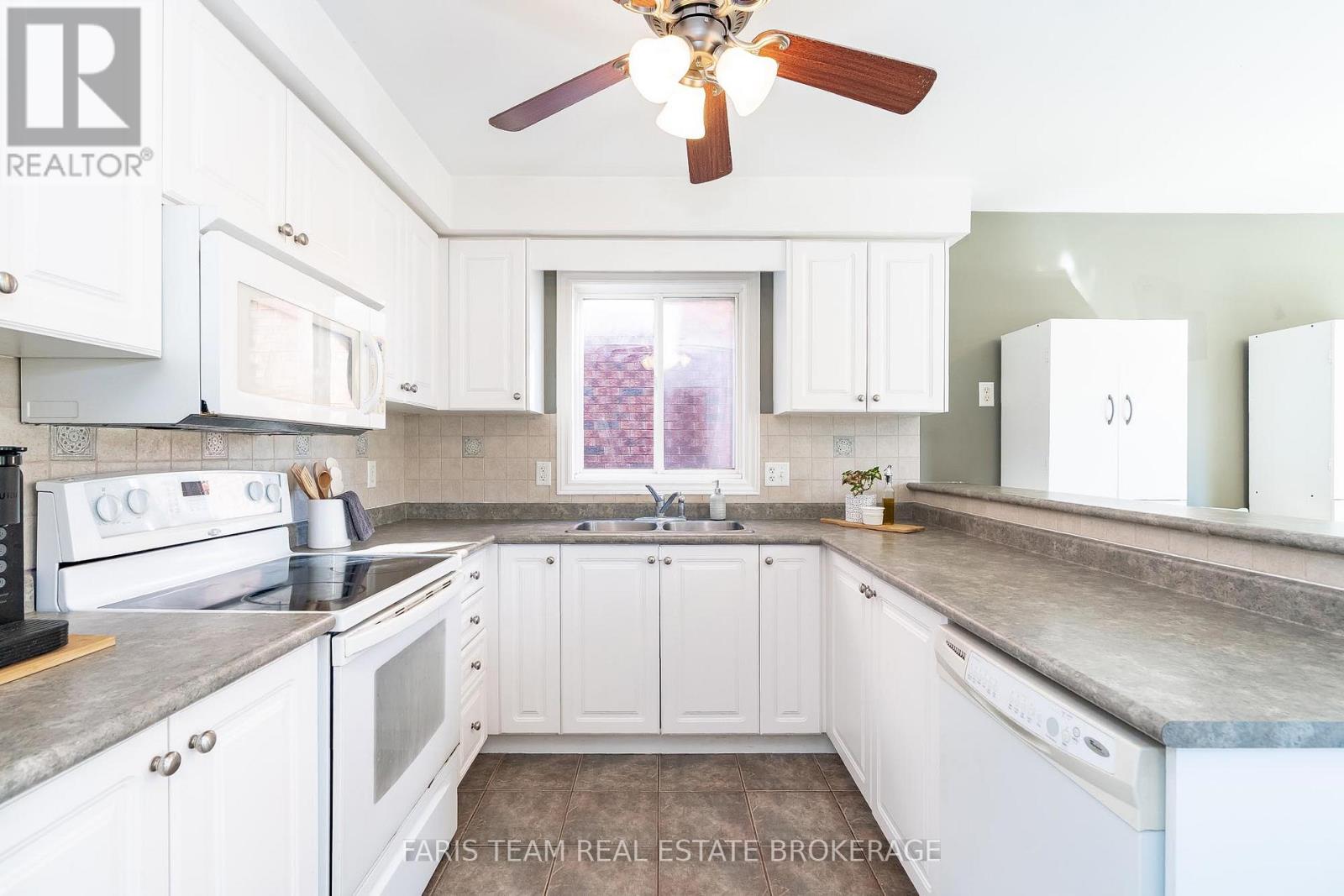 63 Jagges Drive, Barrie (Edgehill Drive), Ontario  L4N 0W8 - Photo 8 - S12708388