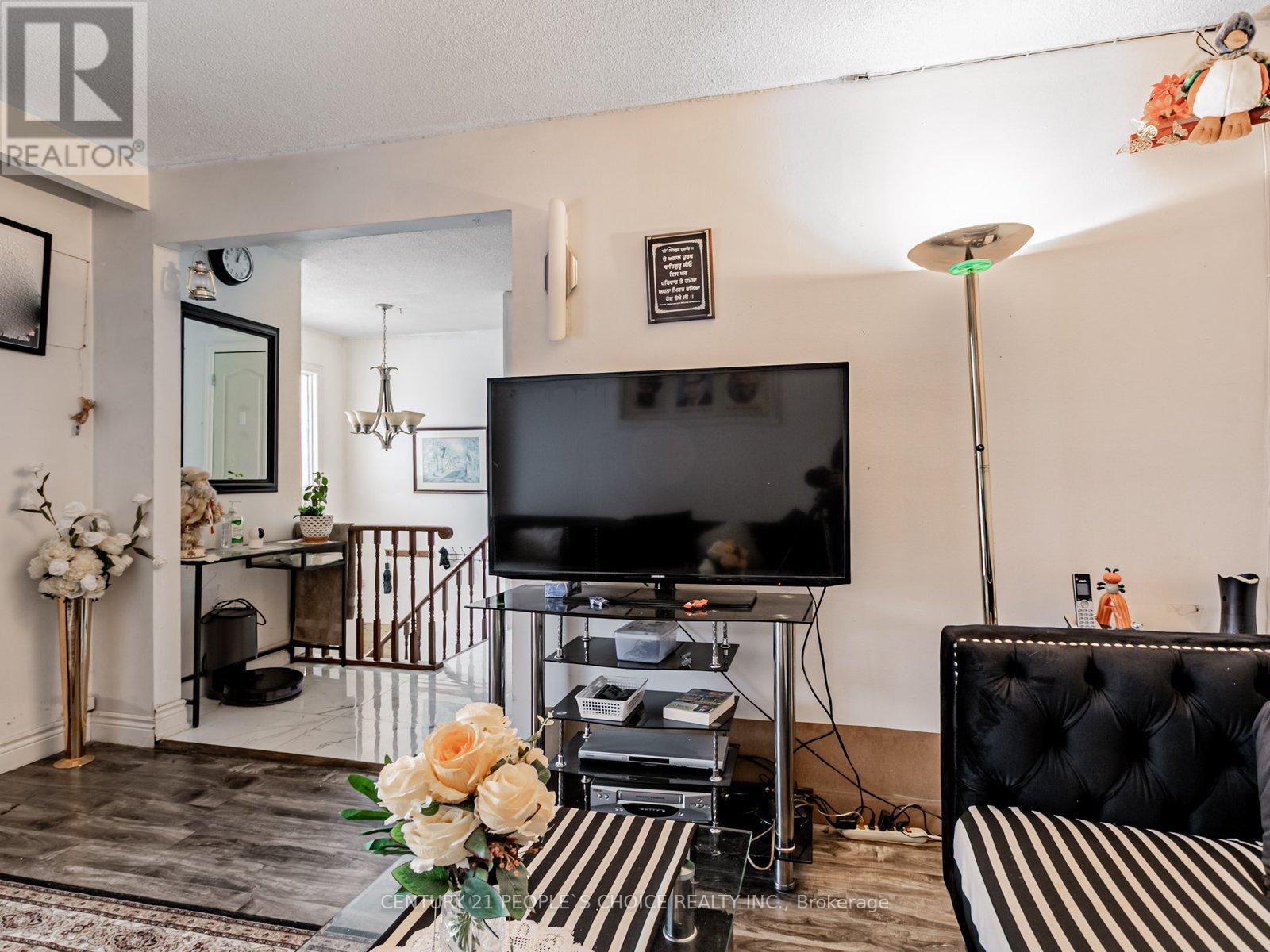 18 Curtis Drive, Brampton, Ontario  L6Y 2J6 - Photo 11 - W12627758