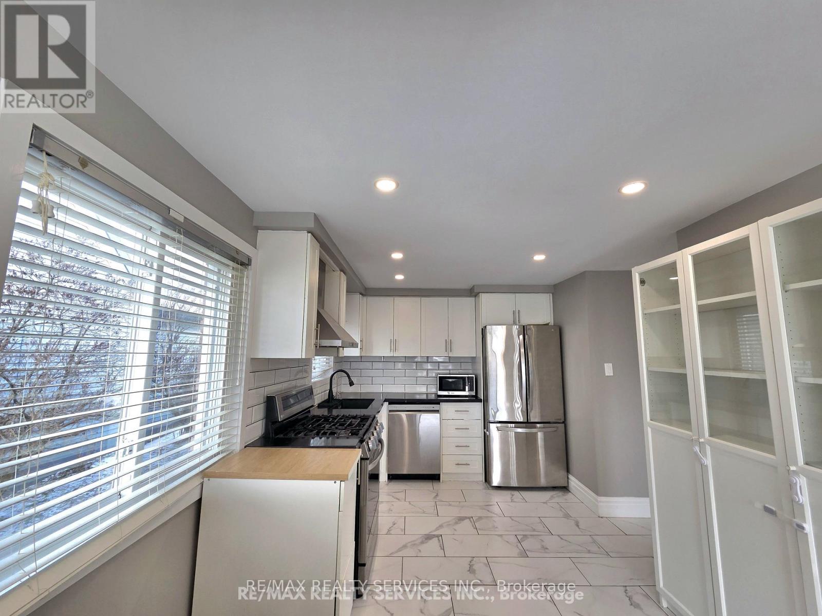 662 Elgin Street N, Cambridge, Ontario  N1R 7W5 - Photo 14 - X12707424