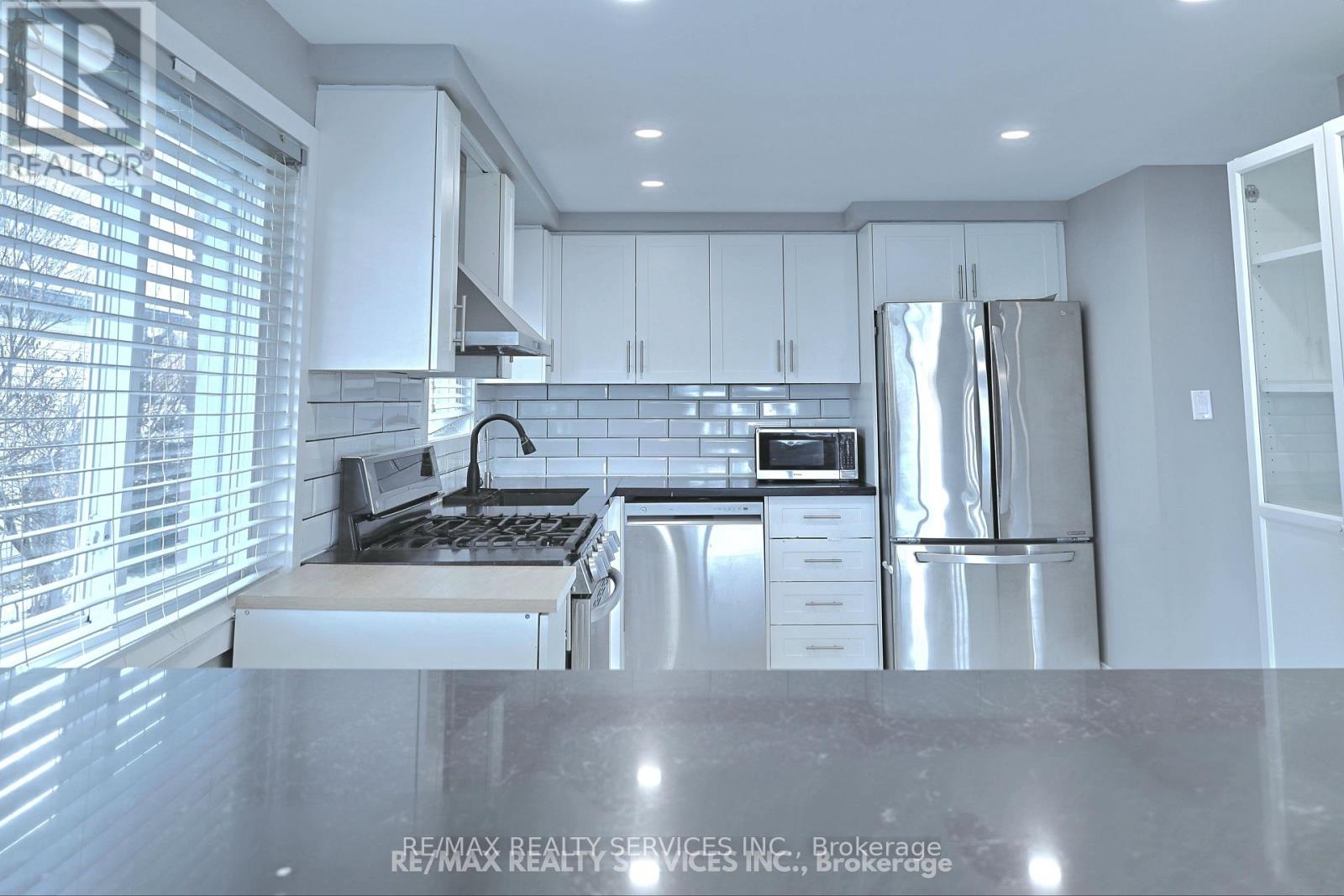 662 Elgin Street N, Cambridge, Ontario  N1R 7W5 - Photo 16 - X12707424