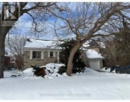 2 OVIDA AVENUE, Toronto, Ontario