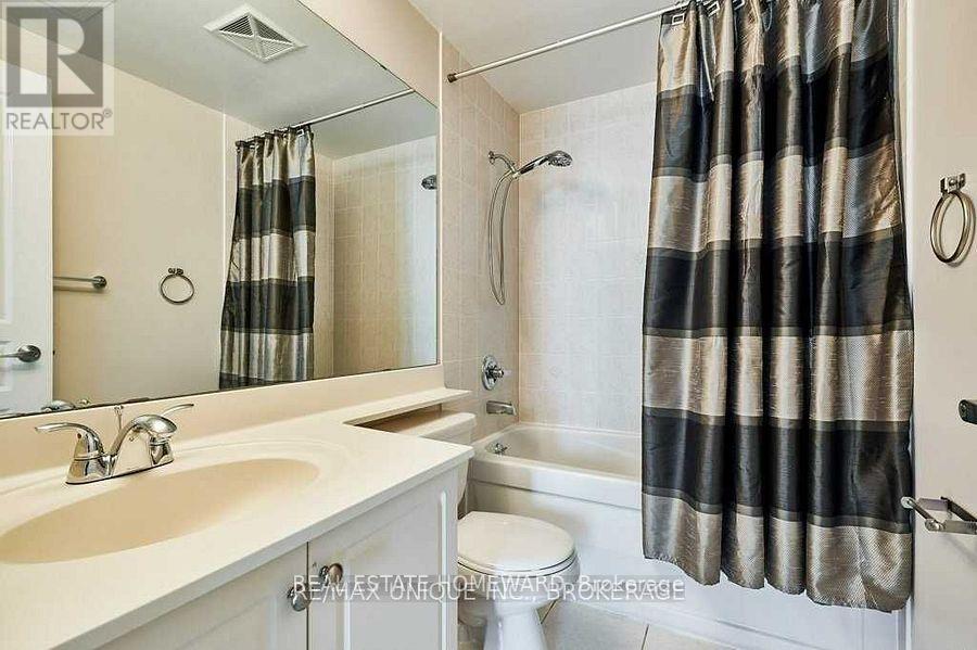 1406 - 220 Burnhamthorpe Road W, Mississauga, Ontario  L5B 4N4 - Photo 15 - W12708266