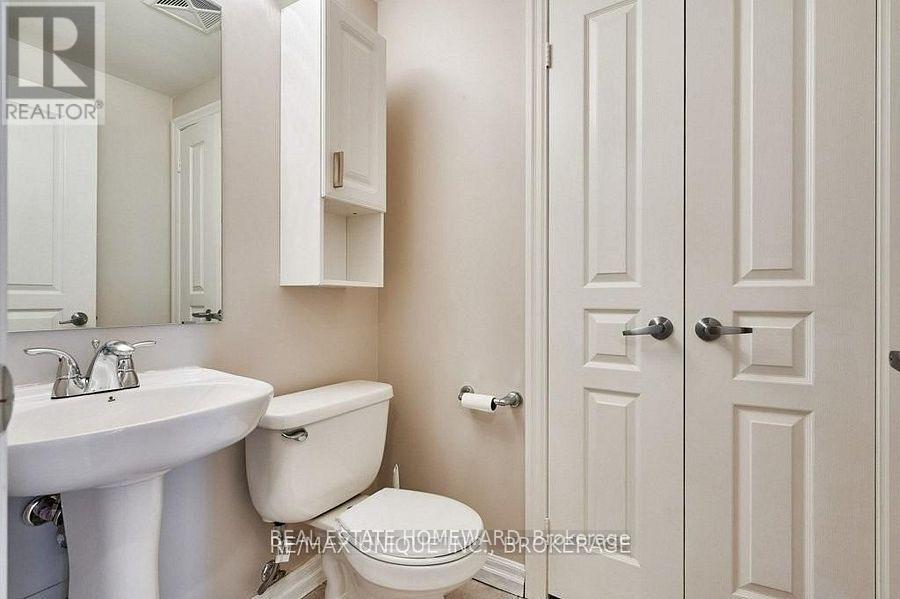 1406 - 220 Burnhamthorpe Road W, Mississauga, Ontario  L5B 4N4 - Photo 16 - W12708266