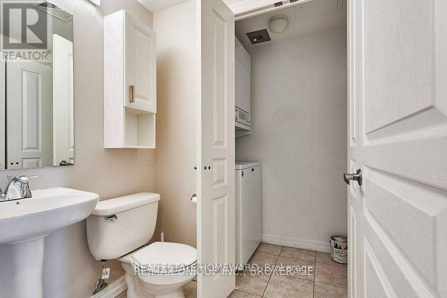 1406 - 220 Burnhamthorpe Road W, Mississauga, Ontario  L5B 4N4 - Photo 17 - W12708266