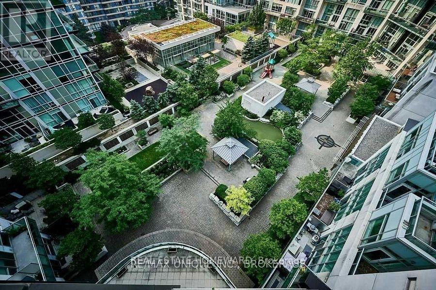 1406 - 220 Burnhamthorpe Road W, Mississauga, Ontario  L5B 4N4 - Photo 21 - W12708266