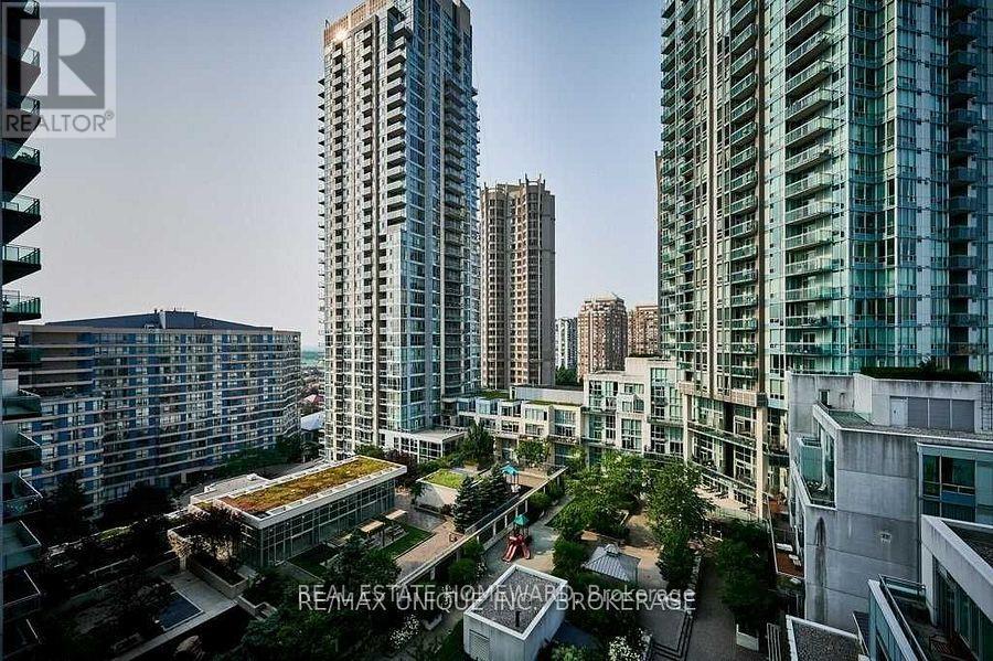 1406 - 220 Burnhamthorpe Road W, Mississauga, Ontario  L5B 4N4 - Photo 23 - W12708266