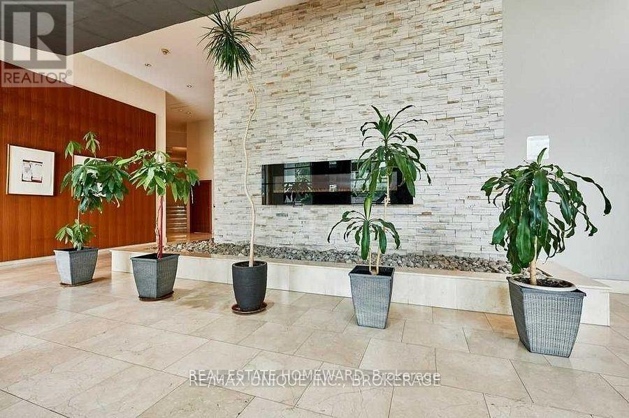 1406 - 220 Burnhamthorpe Road W, Mississauga, Ontario  L5B 4N4 - Photo 3 - W12708266