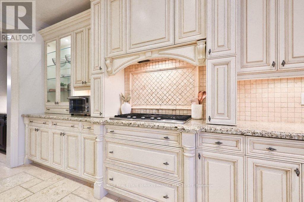 253 Jones Street, Oakville, Ontario  L6L 3G5 - Photo 14 - W12708318