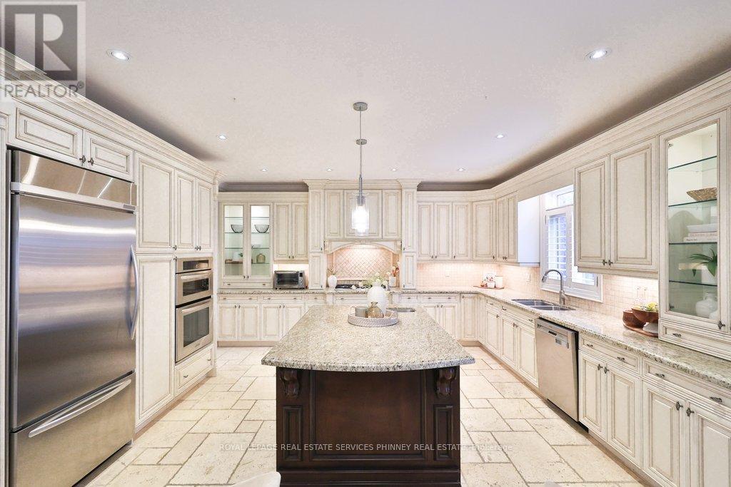 253 Jones Street, Oakville, Ontario  L6L 3G5 - Photo 16 - W12708318