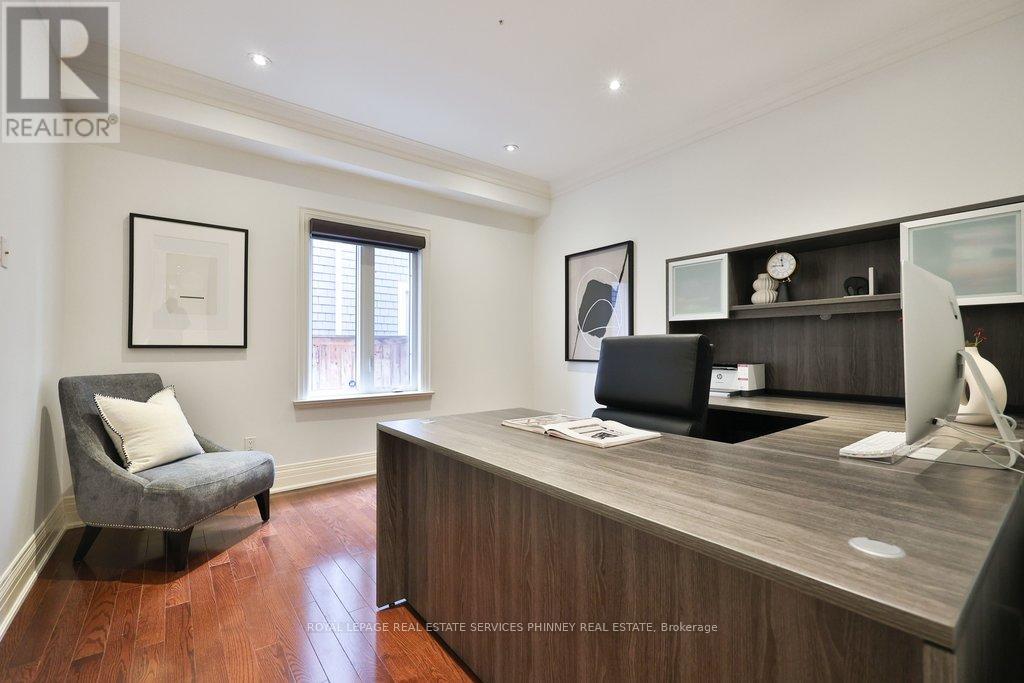 253 Jones Street, Oakville, Ontario  L6L 3G5 - Photo 19 - W12708318