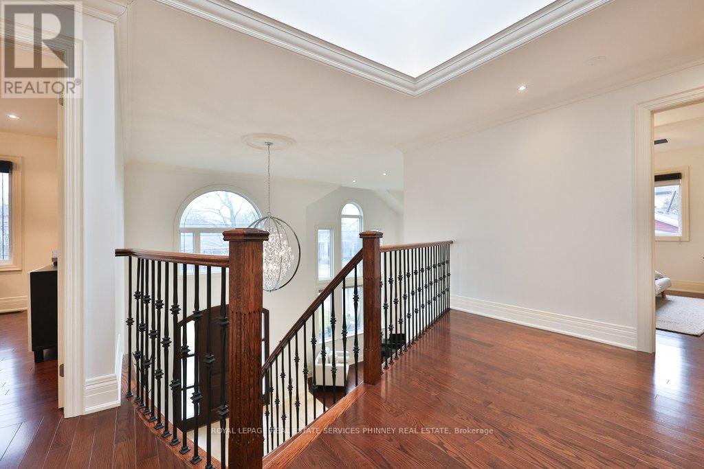 253 Jones Street, Oakville, Ontario  L6L 3G5 - Photo 22 - W12708318