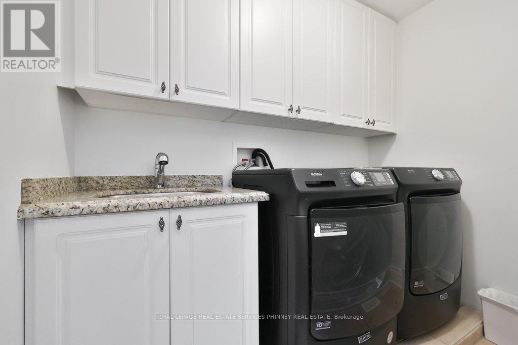 253 Jones Street, Oakville, Ontario  L6L 3G5 - Photo 33 - W12708318