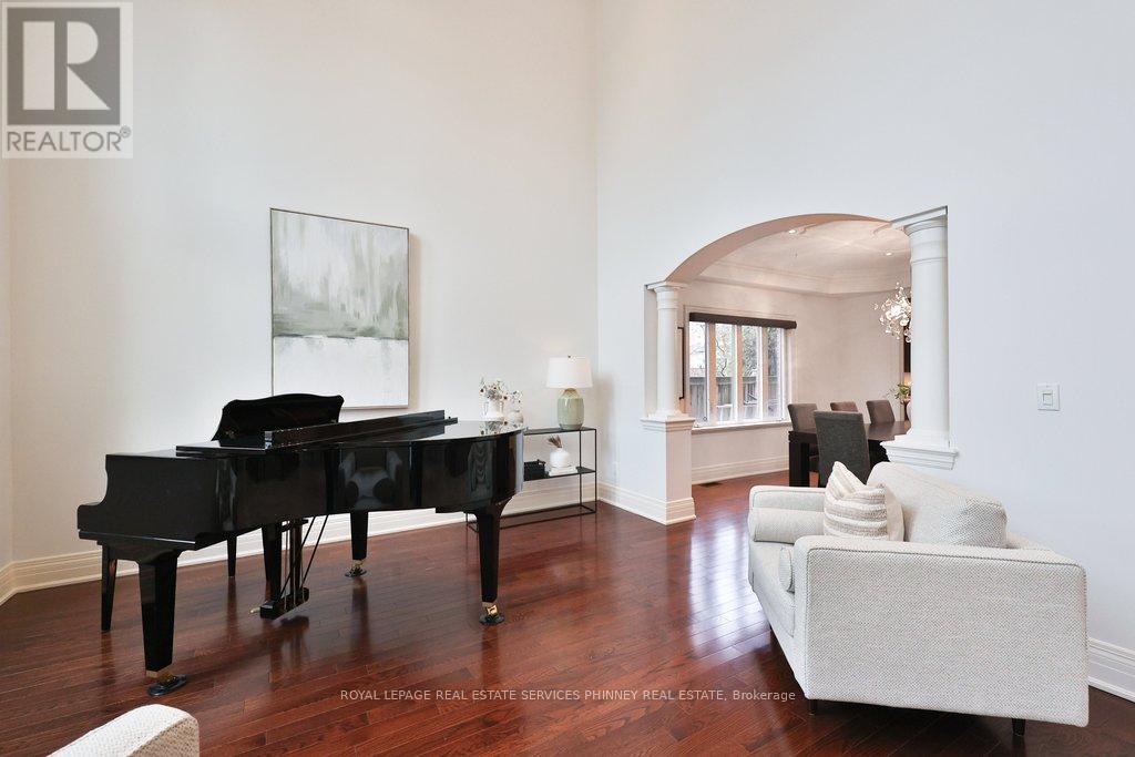 253 Jones Street, Oakville, Ontario  L6L 3G5 - Photo 7 - W12708318