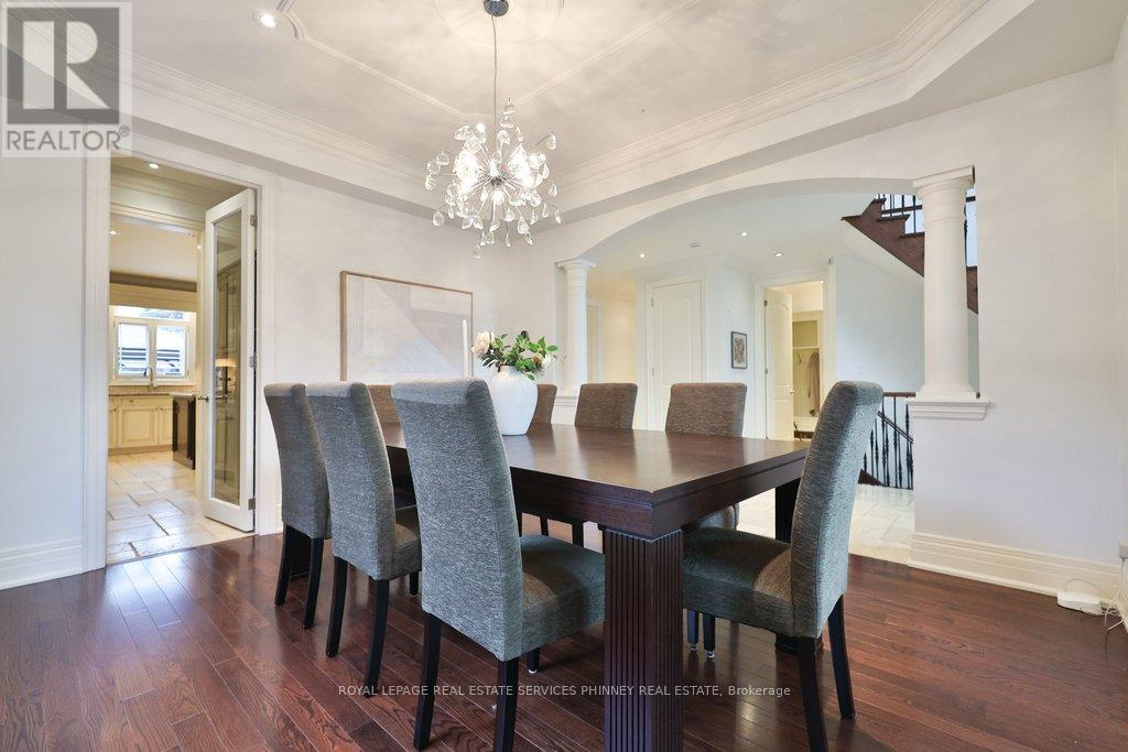 253 Jones Street, Oakville, Ontario  L6L 3G5 - Photo 9 - W12708318