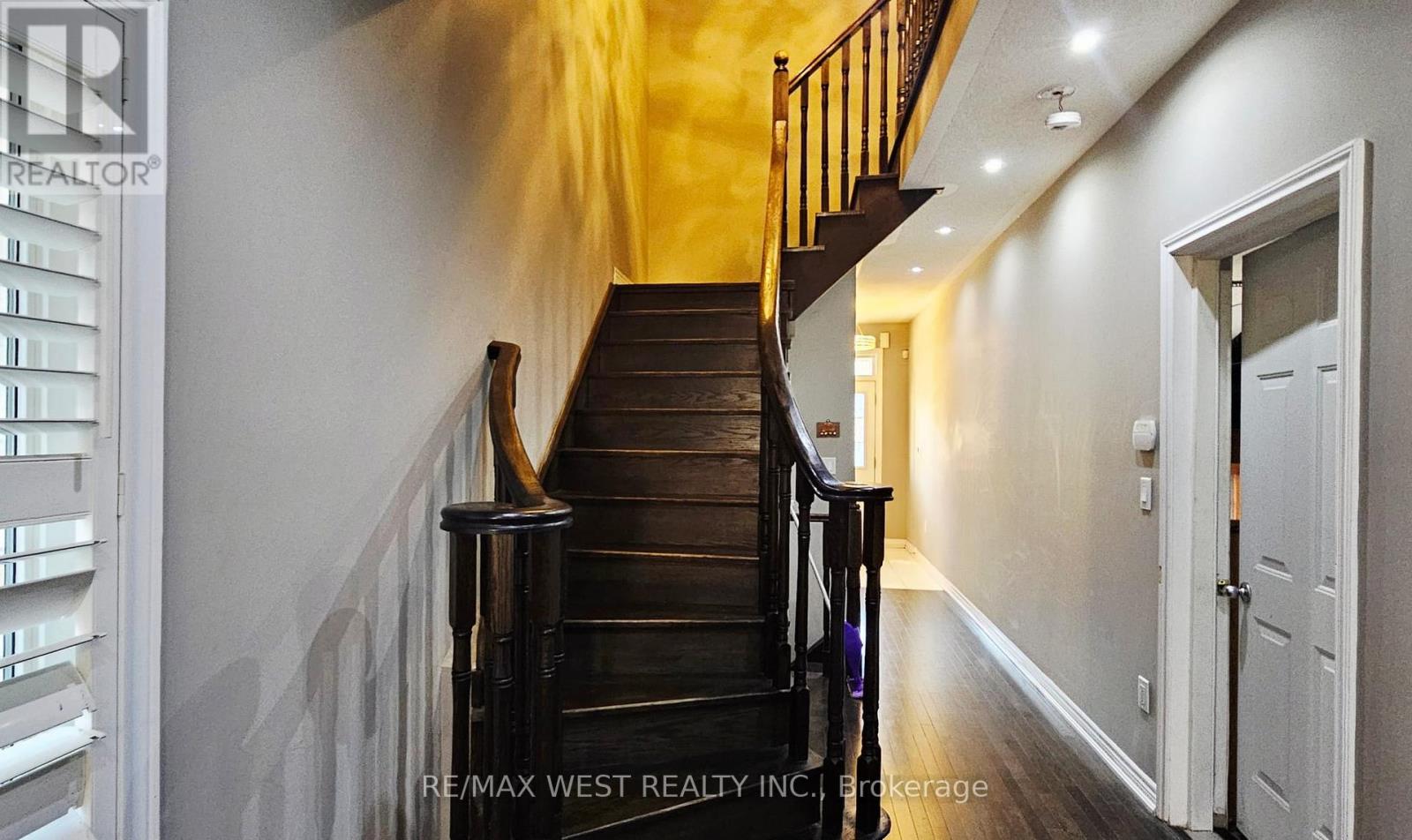 38 Wasaga Road, Brampton, Ontario  L6X 3B1 - Photo 3 - W12708330