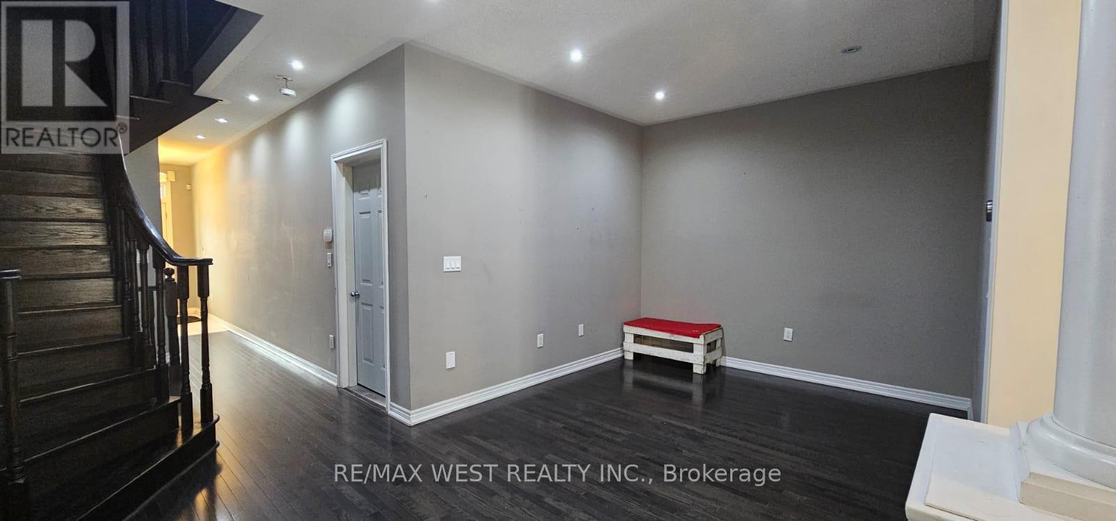 38 Wasaga Road, Brampton, Ontario  L6X 3B1 - Photo 6 - W12708330