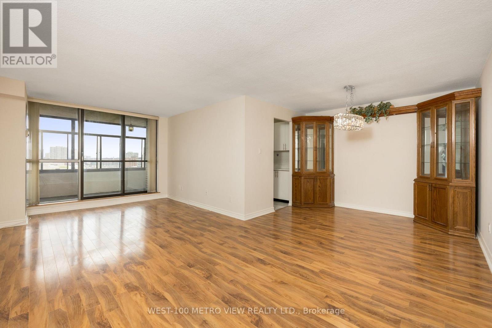 908 - 15 Kensington Road, Brampton, Ontario  L6T 3W2 - Photo 4 - W12708334