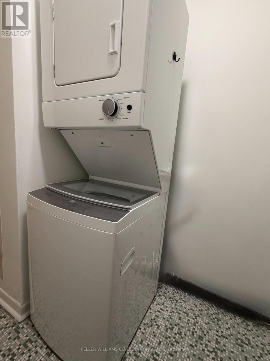 2nd Floor - 2204 Bloor Street W, Toronto, Ontario  M6S 1N4 - Photo 14 - W12708392