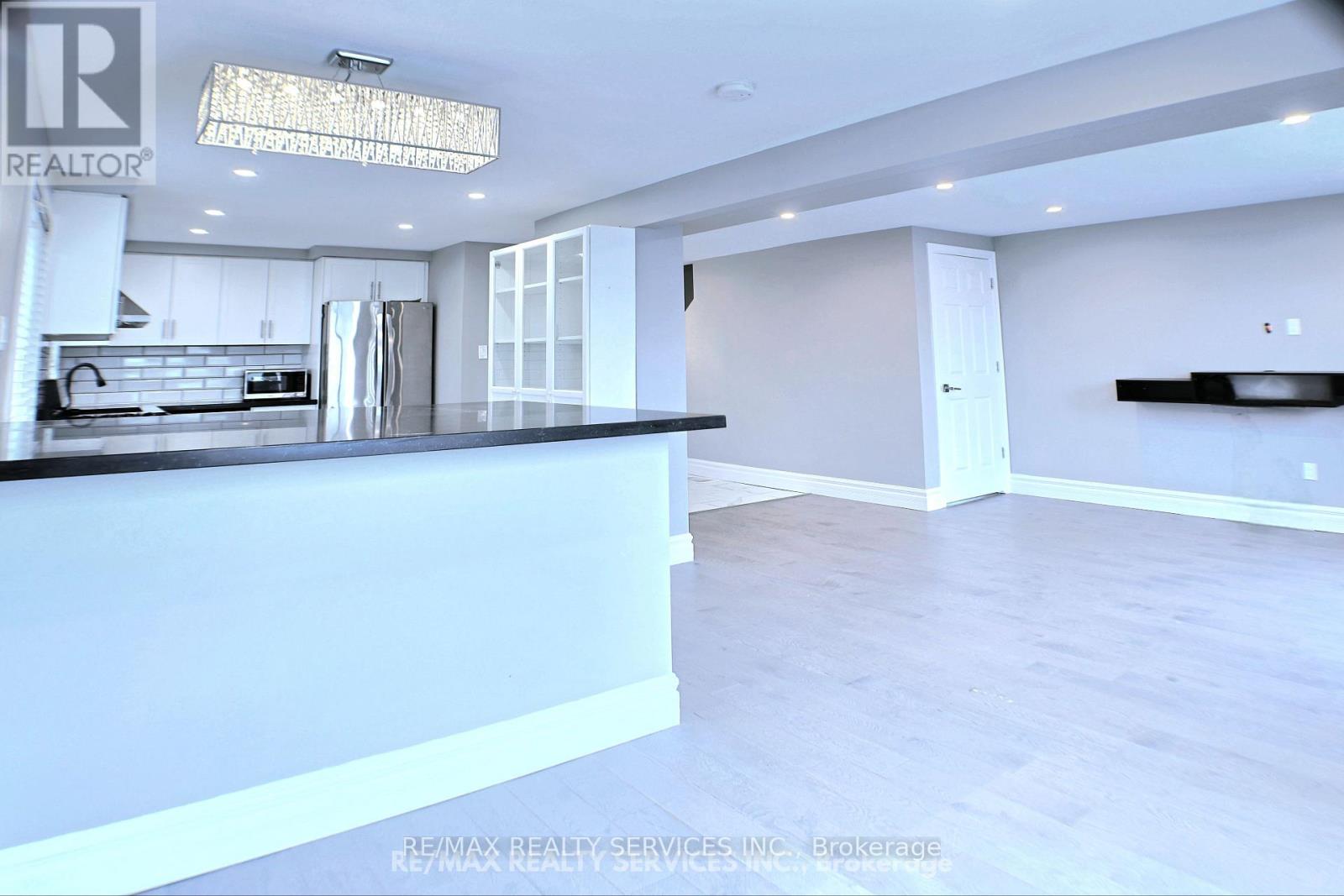 662 Elgin Street N, Cambridge, Ontario  N1R 7W5 - Photo 13 - X12707424