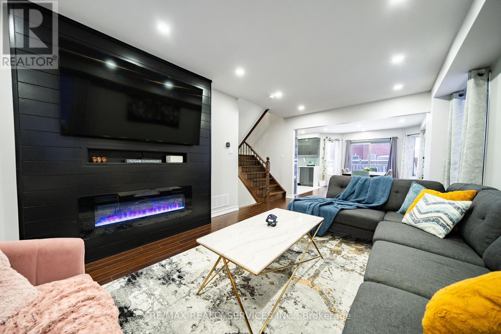 24 Florence Drive, Brampton, Ontario  L7A 2M4 - Photo 11 - W12708436