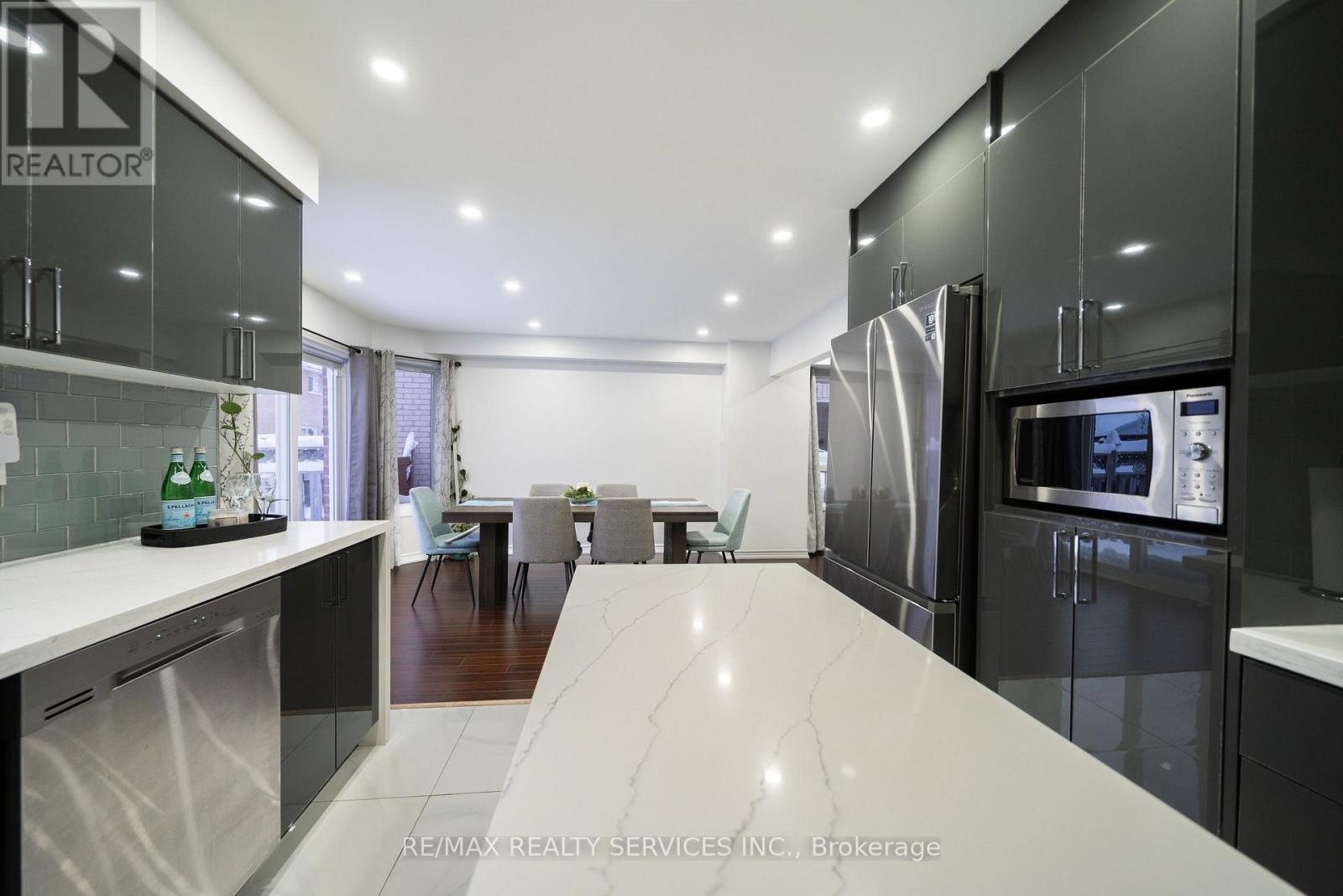 24 Florence Drive, Brampton, Ontario  L7A 2M4 - Photo 17 - W12708436