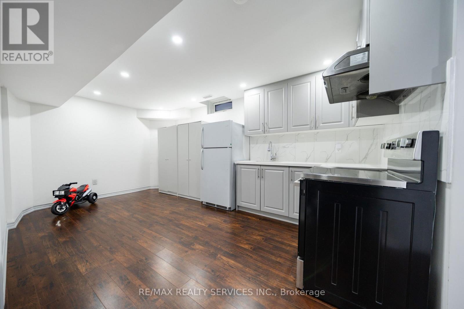 24 Florence Drive, Brampton, Ontario  L7A 2M4 - Photo 25 - W12708436