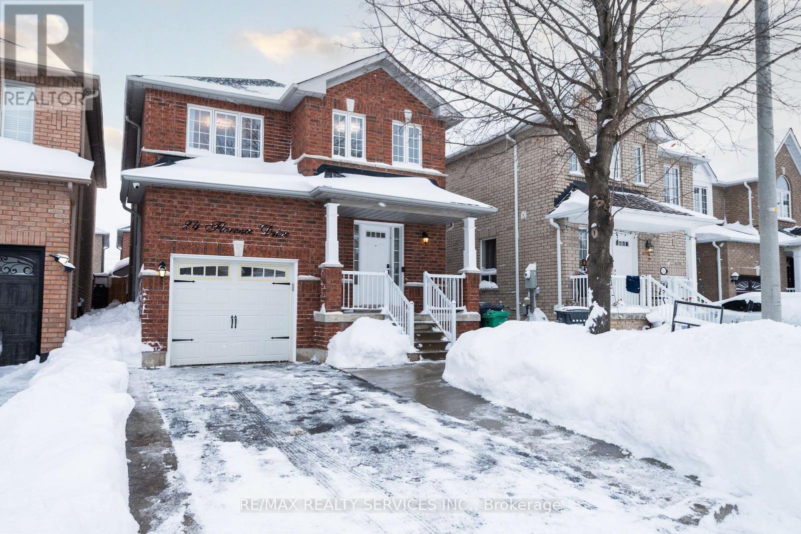 24 Florence Drive, Brampton, Ontario  L7A 2M4 - Photo 5 - W12708436