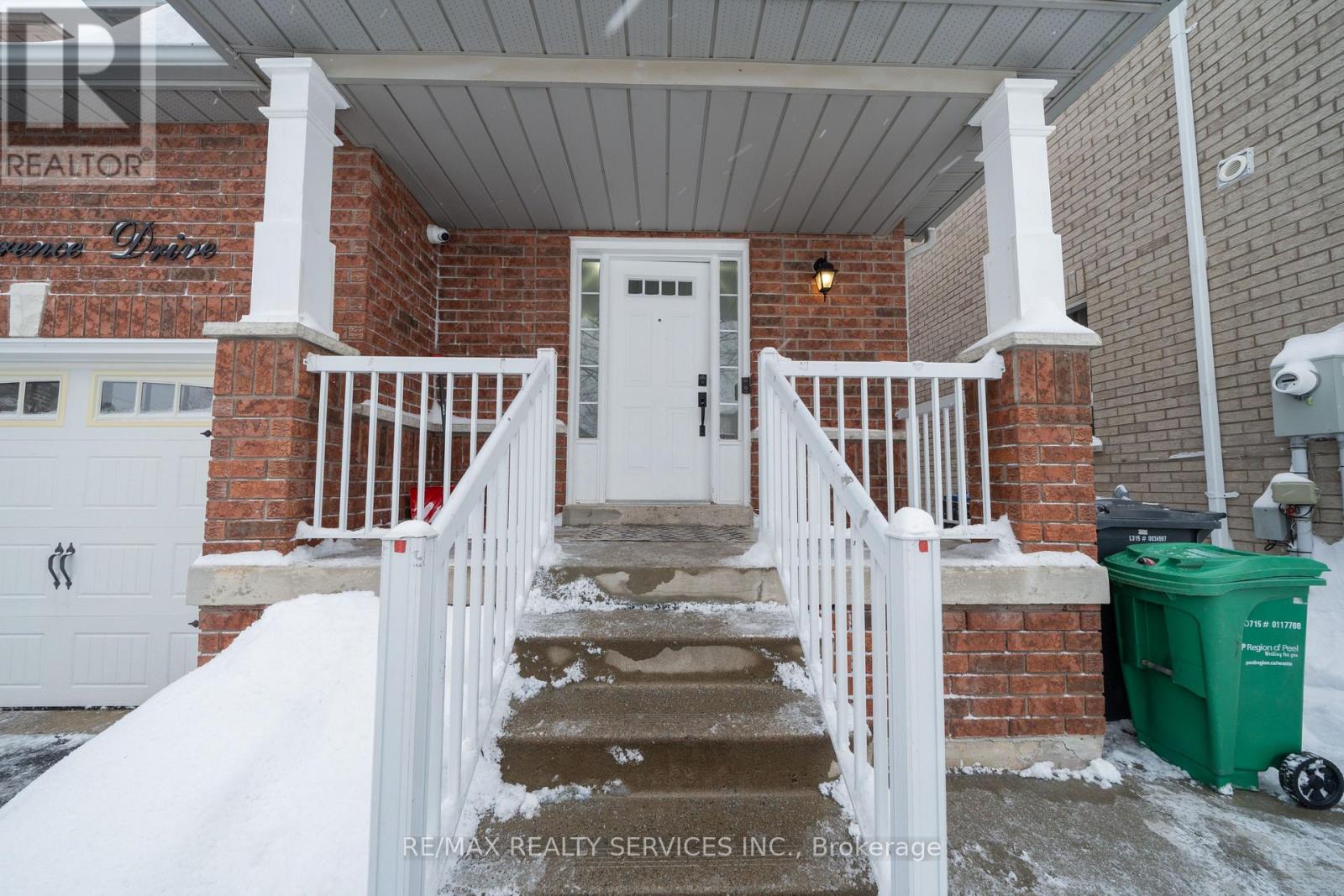 24 Florence Drive, Brampton, Ontario  L7A 2M4 - Photo 7 - W12708436