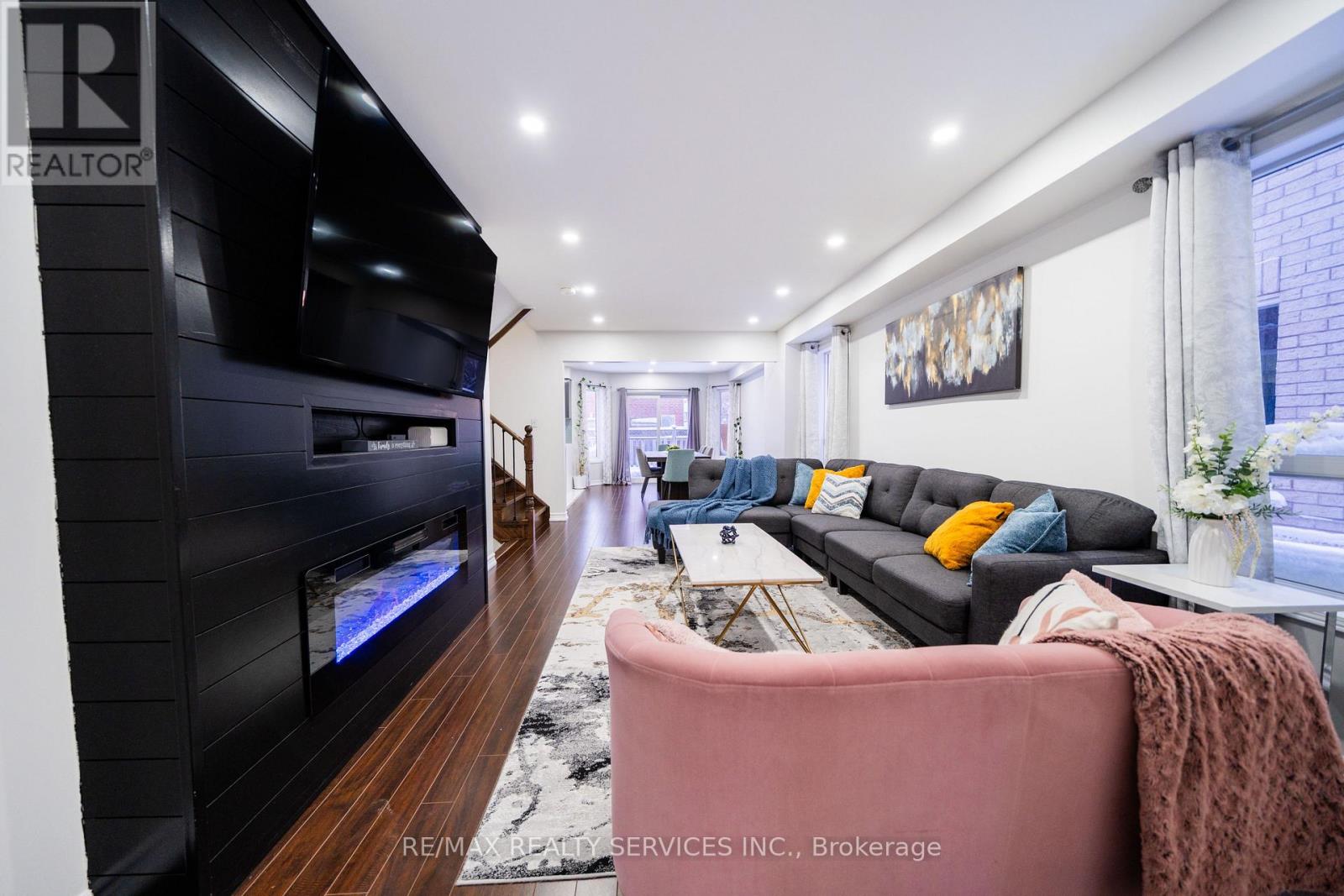 24 Florence Drive, Brampton, Ontario  L7A 2M4 - Photo 9 - W12708436