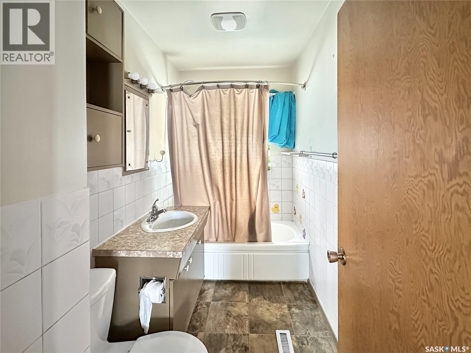 17 Jarvis Street, Qu'appelle, Saskatchewan  S0G 4A0 - Photo 8 - SK027028