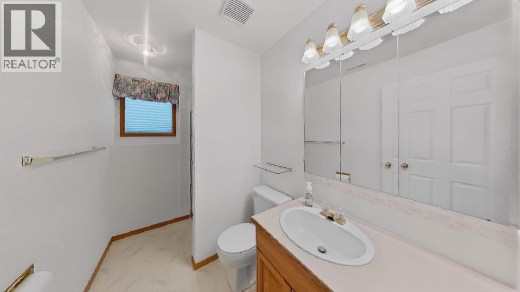 202 Ojibwa Place W, Lethbridge, Alberta  T1K 5K6 - Photo 29 - A2273674