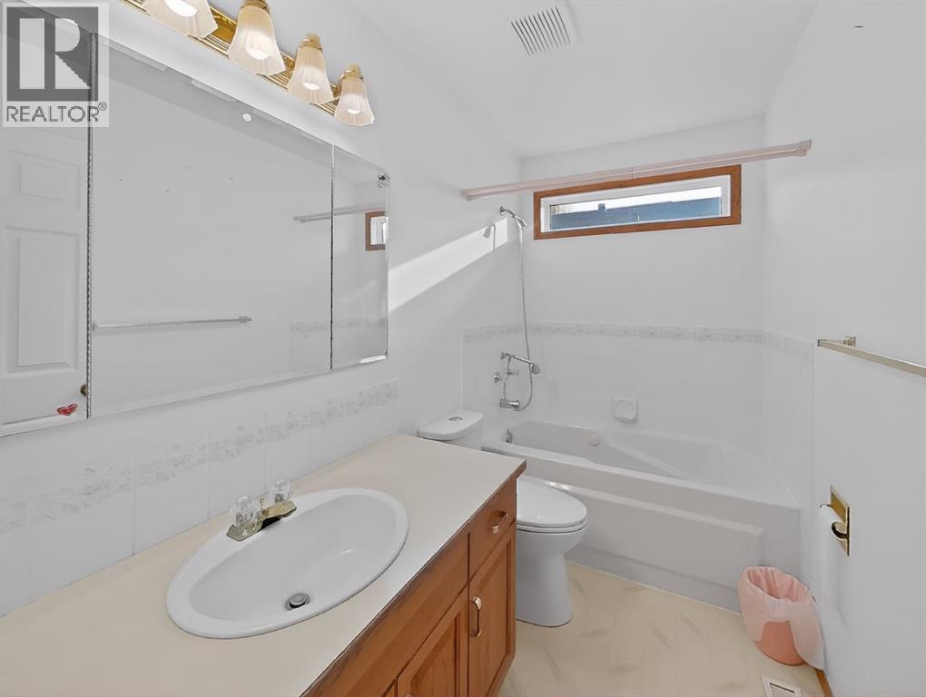 202 Ojibwa Place W, Lethbridge, Alberta  T1K 5K6 - Photo 17 - A2273674