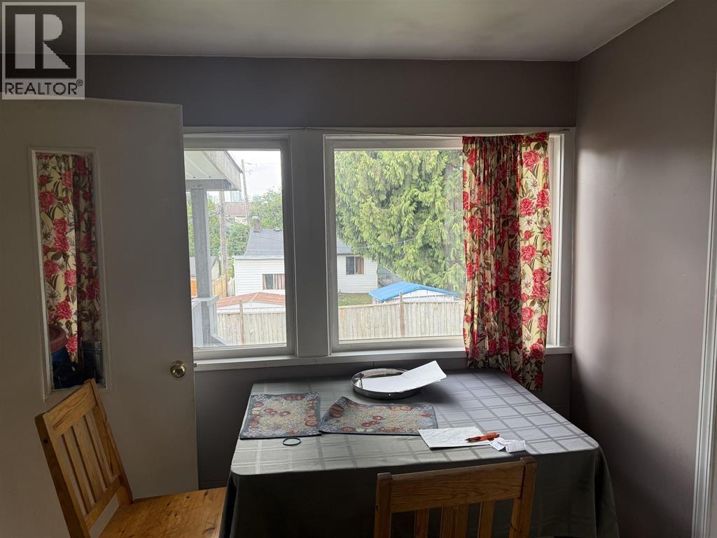 Listing Picture 11 of 17 : 8125 ST. GEORGE STREET, Vancouver / 溫哥華 - 魯藝地產 Yvonne Lu Group - MLS Medallion Club Member