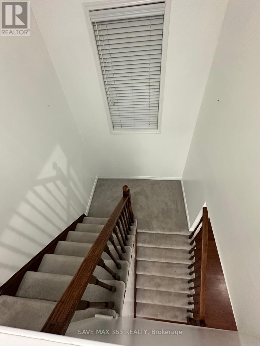 270 Grovehill Crescent, Kitchener, Ontario  N2R 0K2 - Photo 12 - X12708300