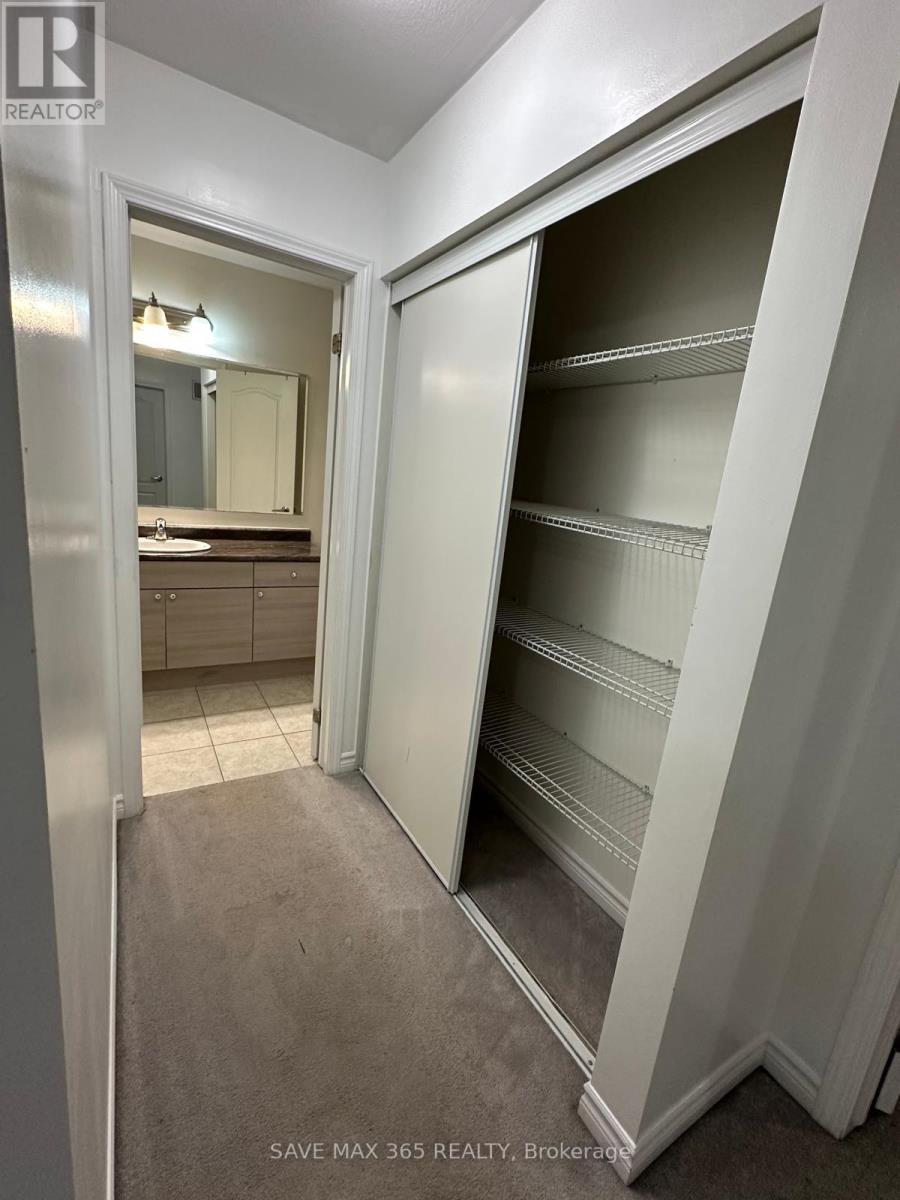 270 Grovehill Crescent, Kitchener, Ontario  N2R 0K2 - Photo 14 - X12708300