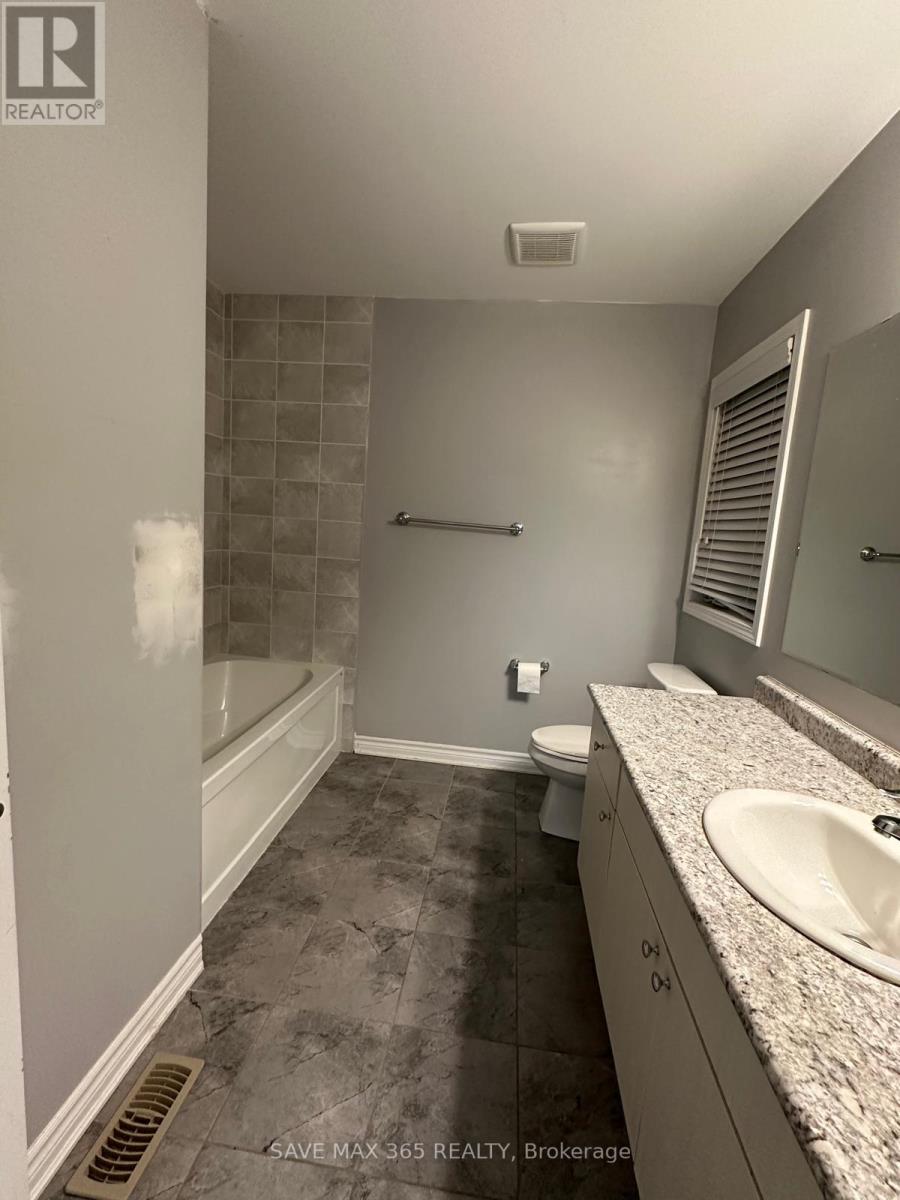 270 Grovehill Crescent, Kitchener, Ontario  N2R 0K2 - Photo 16 - X12708300