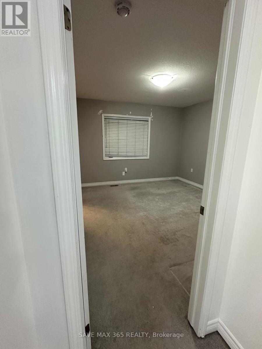 270 Grovehill Crescent, Kitchener, Ontario  N2R 0K2 - Photo 19 - X12708300