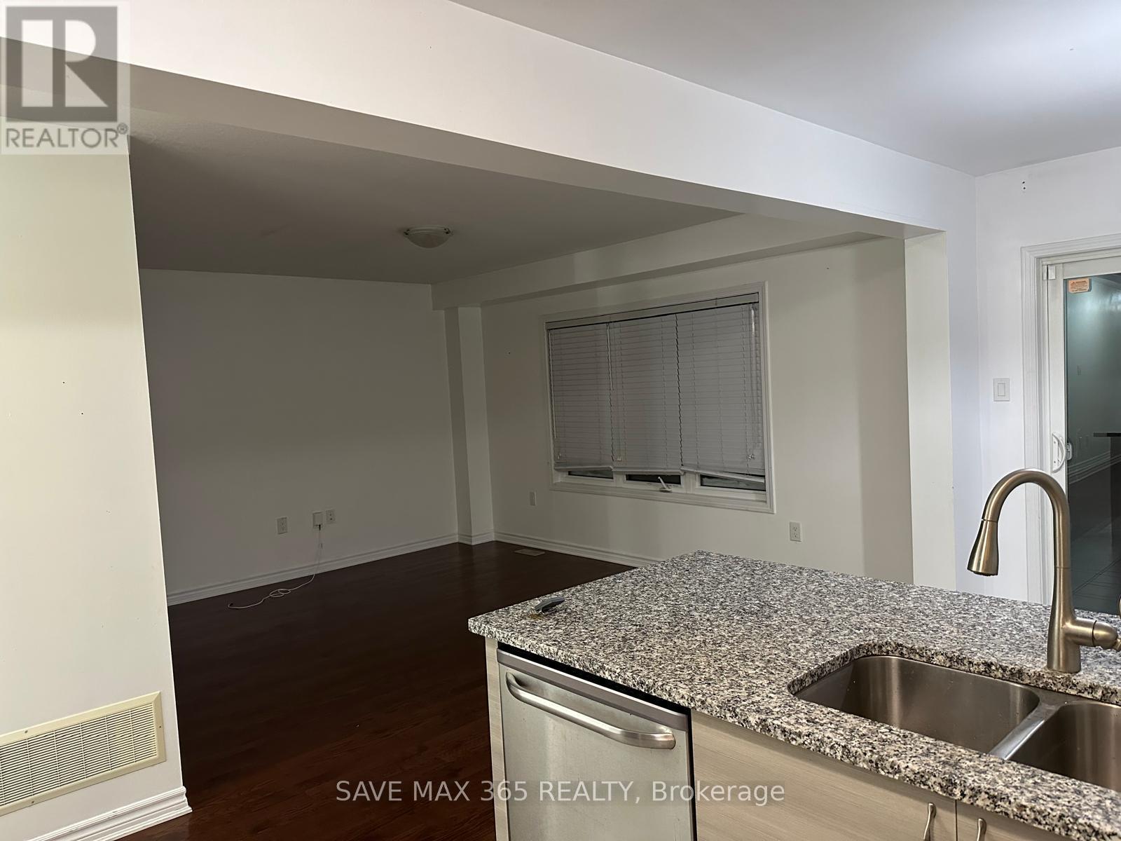 270 Grovehill Crescent, Kitchener, Ontario  N2R 0K2 - Photo 2 - X12708300