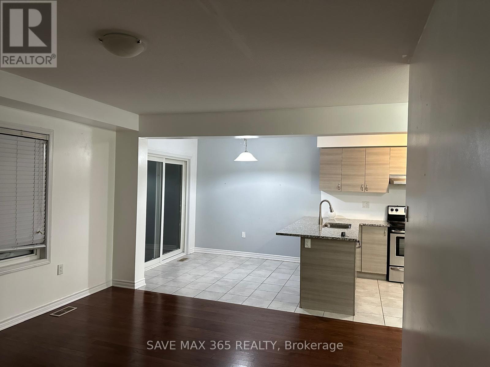 270 Grovehill Crescent, Kitchener, Ontario  N2R 0K2 - Photo 3 - X12708300