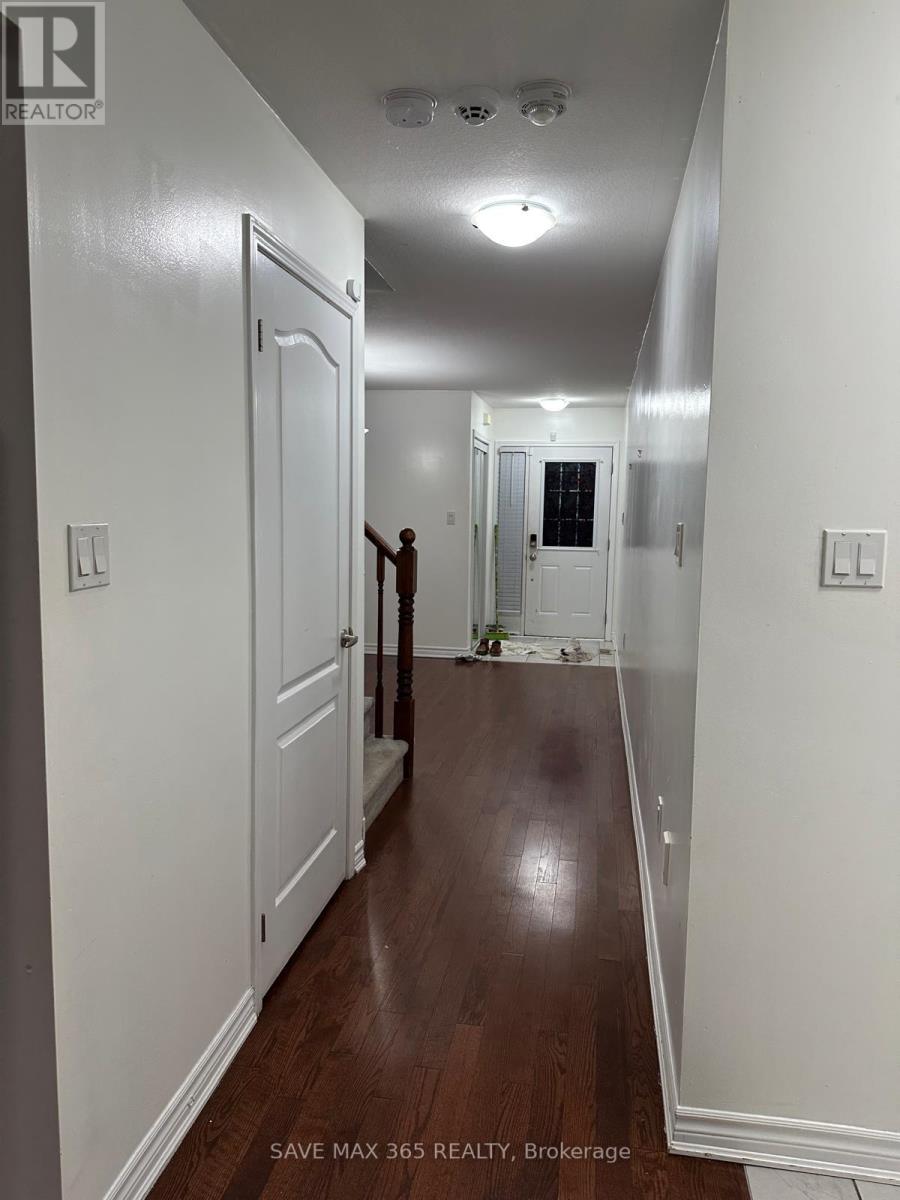 270 Grovehill Crescent, Kitchener, Ontario  N2R 0K2 - Photo 6 - X12708300