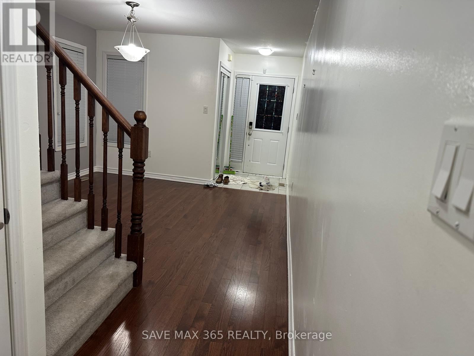 270 Grovehill Crescent, Kitchener, Ontario  N2R 0K2 - Photo 7 - X12708300