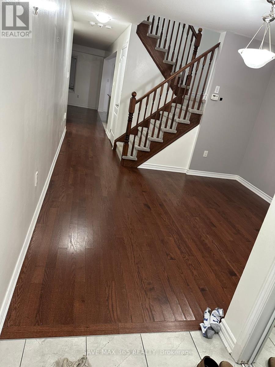 270 Grovehill Crescent, Kitchener, Ontario  N2R 0K2 - Photo 8 - X12708300